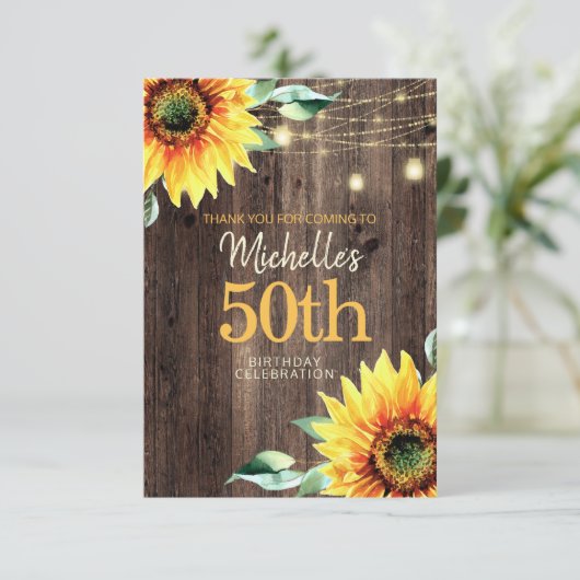 Zonnebloemen van het 50ste Rustic Wood String Ligh Bedankkaart (Staand voorkant)