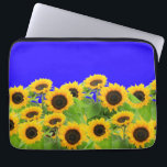 Zonnebloemen - Vrijheid Oekraïne Vrede Oekraïense  Laptop Sleeve<br><div class="desc">Zonnebloemen - Vrijheid Oekraïne Vrede Oekraïnse vlag - Steun samen onafhankelijkheid - Overwinning ! Laten we van de wereld een betere plek maken - iedereen samen! Een betere wereld begint - hangt af - heeft jou ook nodig! U kunt naar 1000 Zazzle producten overbrengen. Resize en beweeg of verwijder en...</div>