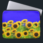Zonnebloemen - Vrijheid Oekraïne Vrede Oekraïense  Laptop Sleeve<br><div class="desc">Zonnebloemen - Vrijheid Oekraïne Vrede Oekraïnse vlag - Steun samen onafhankelijkheid - Overwinning ! Laten we van de wereld een betere plek maken - iedereen samen! Een betere wereld begint - hangt af - heeft jou ook nodig! U kunt naar 1000 Zazzle producten overbrengen. Resize en beweeg of verwijder en...</div>