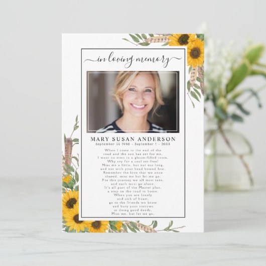 Zonnebloemfoto in liefhebbend geheugen Funeral Poe Aankondiging (Staand voorkant)