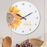 Zonnebloemmonogram Grote Klok<br><div class="desc">Deze vrolijke wandklok is versierd met een geel waterverf zonnebloem en monogram in stijlvolle typografie. Het is gemakkelijk aan te passen en is een geweldig cadeau voor een zonnebloemliefhebber. Originele Waterverf © Michele Davies.</div>