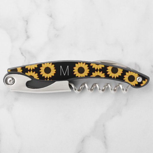 Zonnebloemmonogram Rustic Country Weddenschap Kurkentrekker (Voorkant)