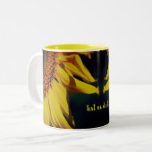 Zonnebloempitten Floral, gepersonaliseerd Tweekleurige Koffiemok (Voorkant links)