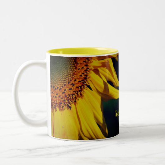 Zonnebloempitten Floral, gepersonaliseerd Tweekleurige Koffiemok (Links)