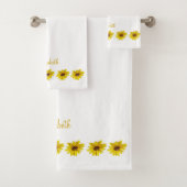 Zonnebloemrand in wit met naam bad handdoek (Insitu)