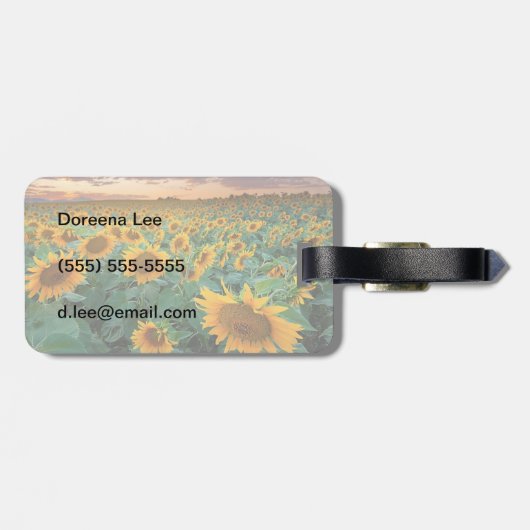 Zonnebloemveld in Longmont, Colorado Bagagelabel (Achterkant horizontaal)