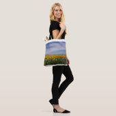 Zonnebloemvelden Canvas tas (Op model)