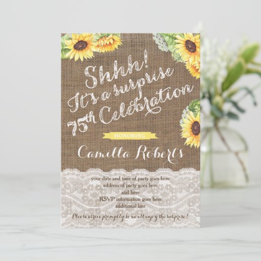 Zonnebloemverrassing 75e verjaardag nodigt dame ui kaart (Staand voorkant)