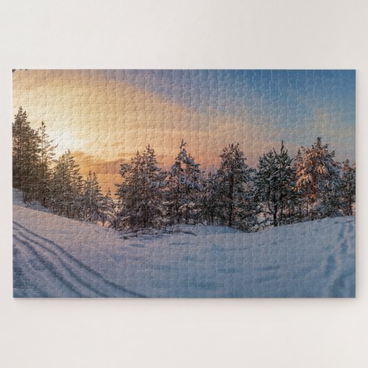 Zonnebrand in het bevroren sneeuwbos nabij zee legpuzzel (Horizontaal)