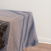 Zonnebrand in het bevroren sneeuwbos nabij zee tafelkleed (Voorbeeld)