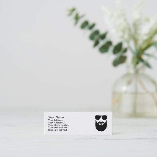 zonnebril met volle baard mini visitekaartje (Staand voorkant)