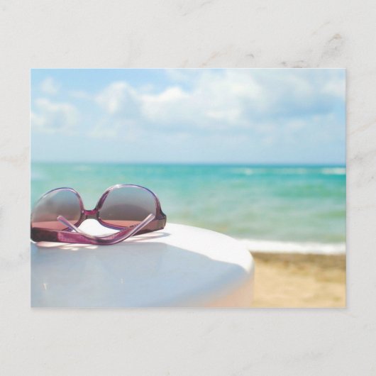Zonnebrillen bij strand briefkaart (Voorkant)
