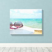 Zonnebrillen bij strand canvas afdruk (Insitu (Houten vloer))