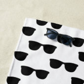 Zonnebrillen Cool Black & White Shades Monogrammed Strandlaken (In situ)