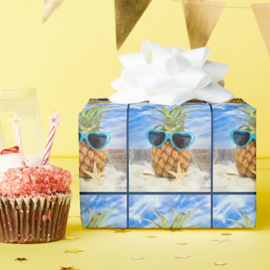 Zonnebrillen voor het hart op ananas cadeaupapier (Verjaardagsfeest)