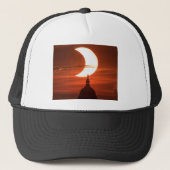 Zonneclipse 2021 trucker pet (Voorkant)