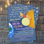 Zonneclipse Party Funny Retro Sun Viewing 2024 Kaart<br><div class="desc">Op 8 april 2024 zal een totale zonneclips zichtbaar zijn in een groot deel van de Verenigde Staten, Mexico en Canada. Als je van plan bent om dit spannende evenement te vieren met een leuk kijkfeest, dan zijn deze grappige uitnodigingen perfect voor je. De tongvol-in-cheek parodietekst op deze uitnodigt mimici-songtekst...</div>