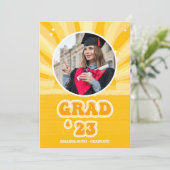 Zonnegeel Afstudeerder Aankondiging (Staand voorkant)