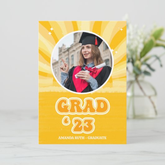 Zonnegeel Afstudeerder Aankondiging (Staand voorkant)