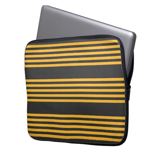 Zonnegeel en houtskool met vijf strippen laptop sleeve (Voorkant Links)