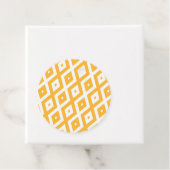 Zonnegeel en wit diamantpatroon bedankjes labels (In situ)