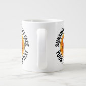 Zonnegelukkig Gezicht GROTE Tekst Aangepaste Reuze Koffiekop (Achterkant)