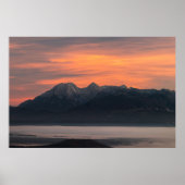 Zonnehoogte achter de grote bergen poster (Voorkant)