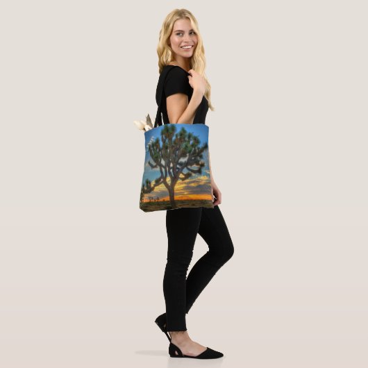 Zonnehoogte in het Nationaal Park Joshua Tote Bag (Op model)