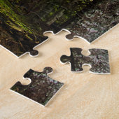 Zonnelicht door de bomen in een bergbos legpuzzel (Zijkant)