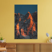 Zonnelicht op majestueuze bergen canvas afdruk (Insitu (Woonkamer))