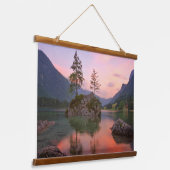 Zonnemeer met bomen, met Rocks en met bergen Hangend Wandkleed (Gebogen)