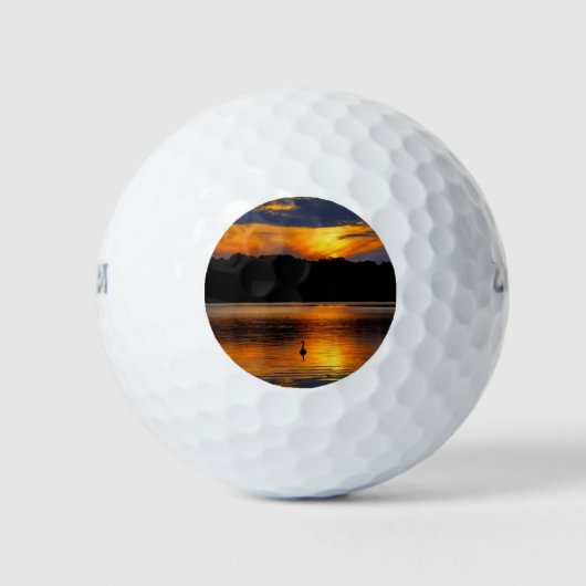 Zonneopgang bij het meer, schilderachtig foto, golfballen (Voorkant)