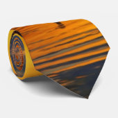 Zonneopgang bij het meer, schilderachtig foto, stropdas (Opgerold)