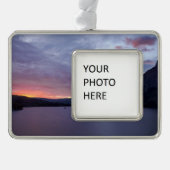 Zonneopgang bij het meer St. Mary Verzilverd Omlijst Ornament (Voorkant)
