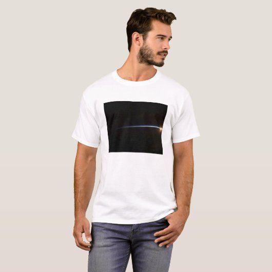 Zonneopgang gezien in de ruimte t-shirt (Voorkant volledig)