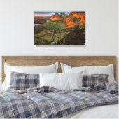 Zonneopgang in de Quiraing-bergen op Skye, Schotla Canvas Afdruk (Insitu (Slaapkamer))