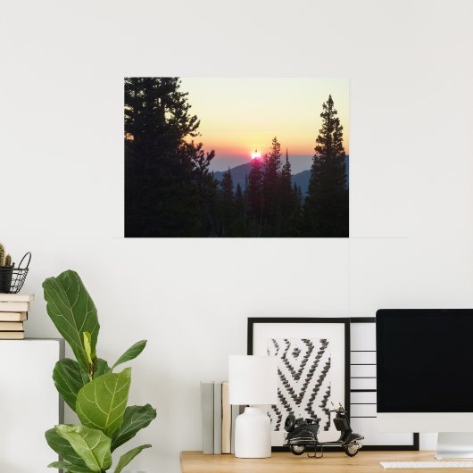 Zonneopgang in het bos in de Rocky Mountain Poster (Thuiskantoor)