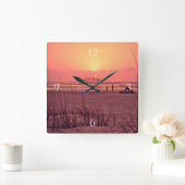 Zonneopgang over de Ocean Walking Couple Vierkante Klok (Huis)