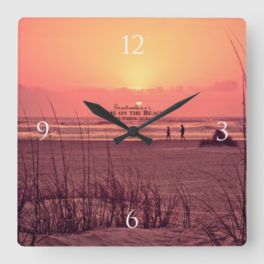 Zonneopgang over de Ocean Walking Couple Vierkante Klok (Voorkant)