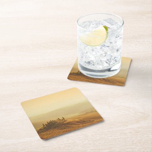 Zonneopgang over het landschap in het onderzetter  (Insitu)