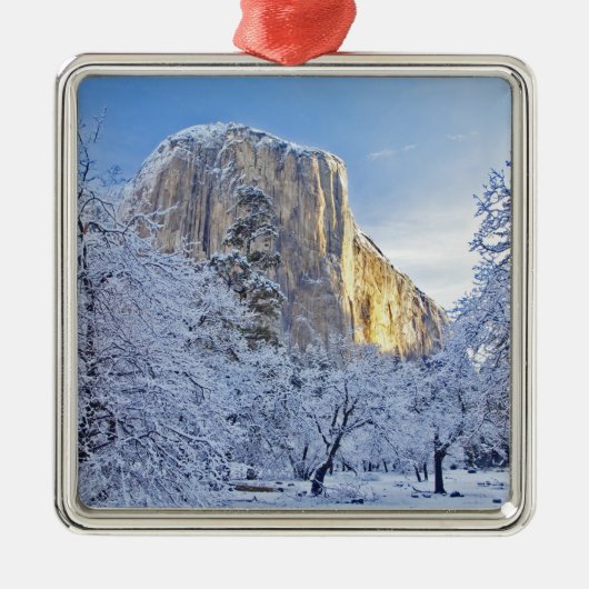 Zonneoplicht raakt El Capitan door sneeuw Metalen Ornament (Voorkant)