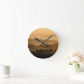 Zonneoploop over het landschap van Misty Rolling H Ronde Klok (Huis)