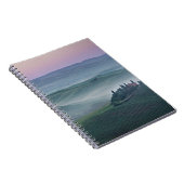 Zonneoppas over een landschapsnotebook in Toscane Notitieboek (Rechterzijde)