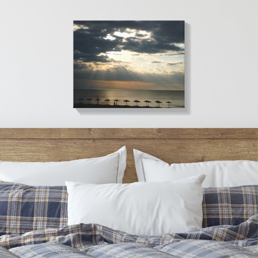 Zonneoppas over het strand in Griekenland - Schild Canvas Afdruk (Insitu (Slaapkamer))