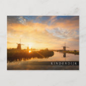 Zonneopstand boven windmolens en een rivier in Ned Briefkaart (Voorkant)