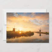 Zonneopstand boven windmolens en een rivier in Ned Magnetische Uitnodiging (Voorkant)