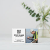 Zonnepaneeltechnicus inspecteert | QR-code  Visitekaartje (Staand voorkant)