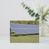 zonnepanelen op de grond briefkaart (Staand voorkant)