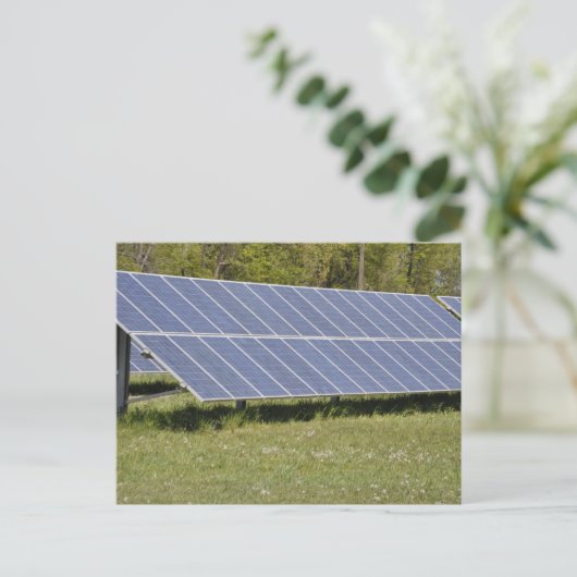 zonnepanelen op de grond briefkaart (Staand voorkant)