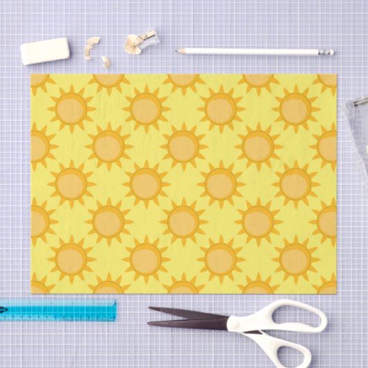 Zonnepatroonontwerp op geel tissuepapier (Craft)